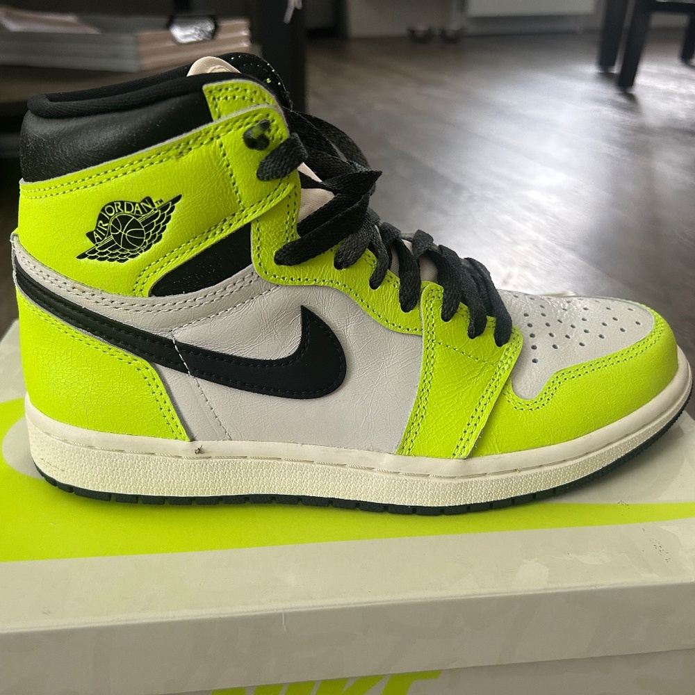 Jordan 1 retro high OG size 6Y